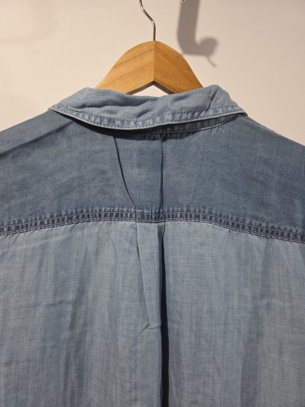 Chico's Button Up Size 1 - Picture 9 of 10
